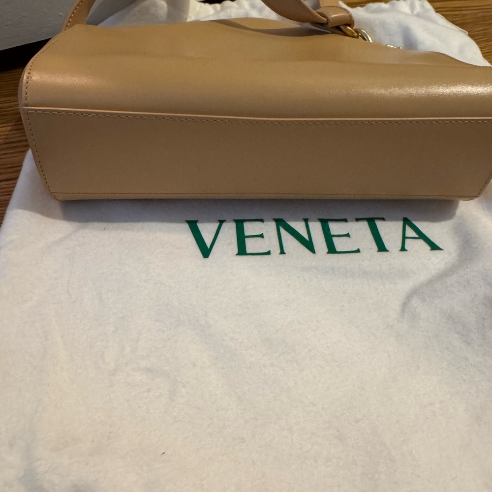 Bottega crème/tan clutch - Picture 5 of 16